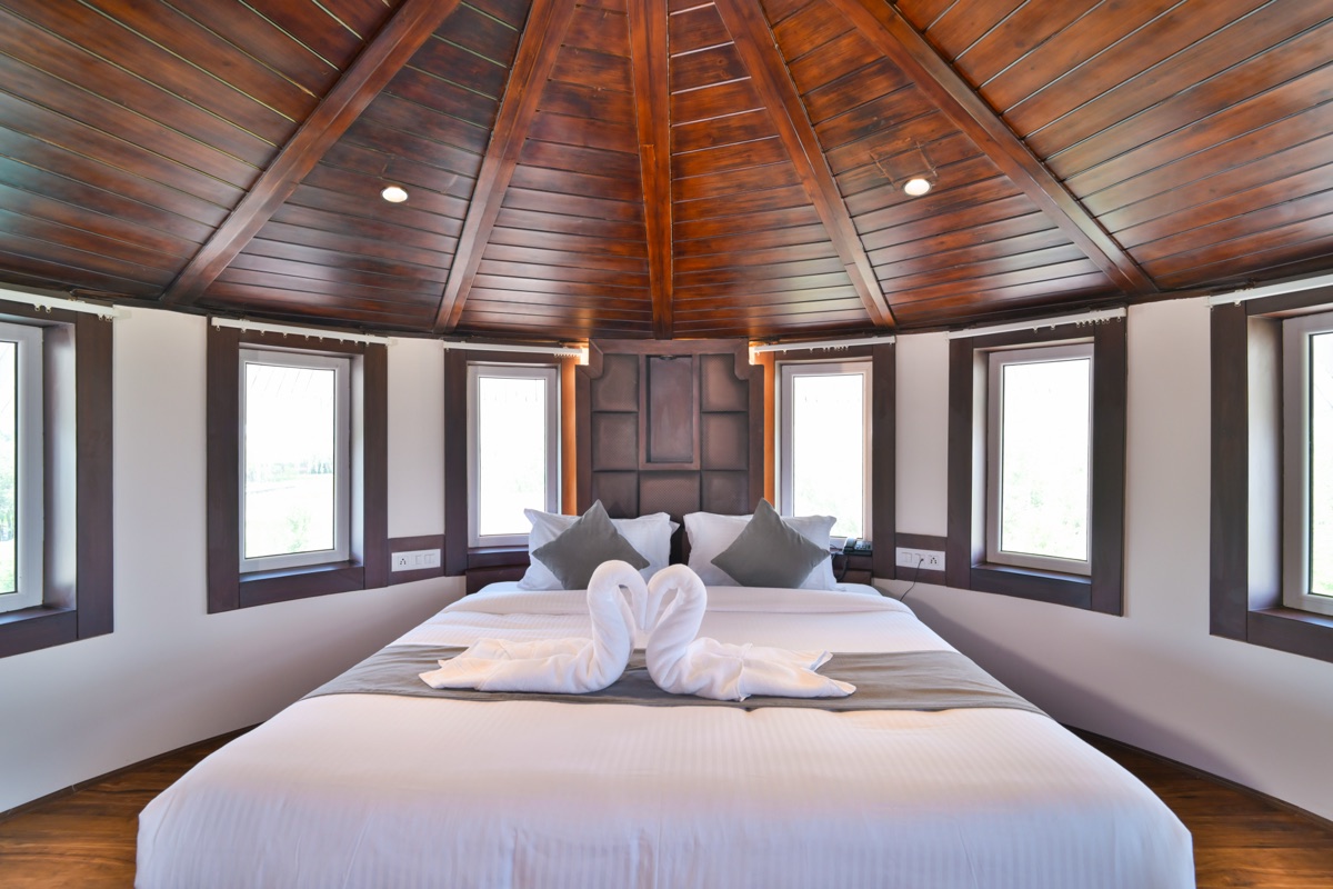 Suite room at Kashmir Residency